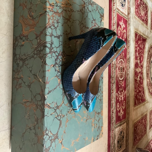 Leather python printed shoes - Picture 4 of 4